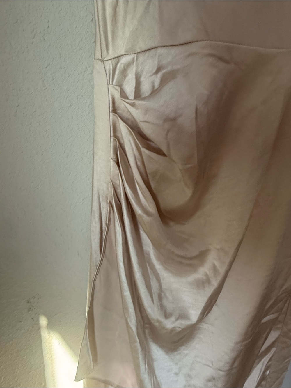Selfie Leslie Cream Satin Cap-Sleeve Midi Dress - Picture 5 of 7